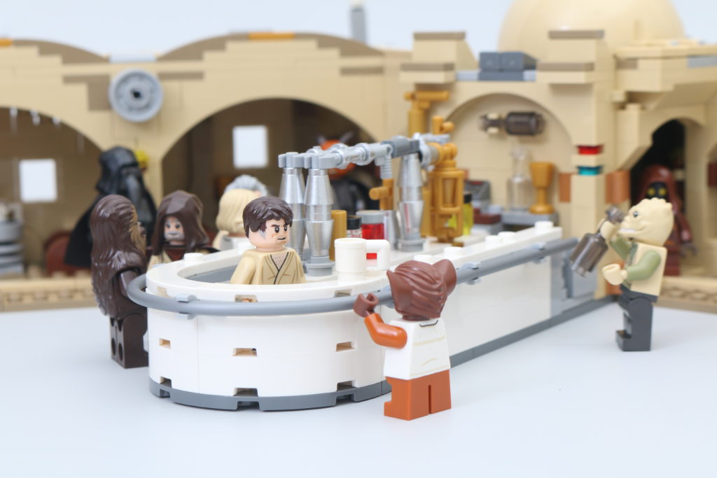 LEGO Star Wars 75290 Mos Eisley Cantina review 58