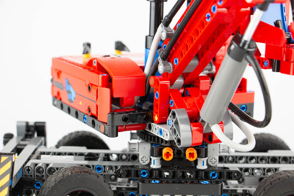 42144 Technic Material Handler 27