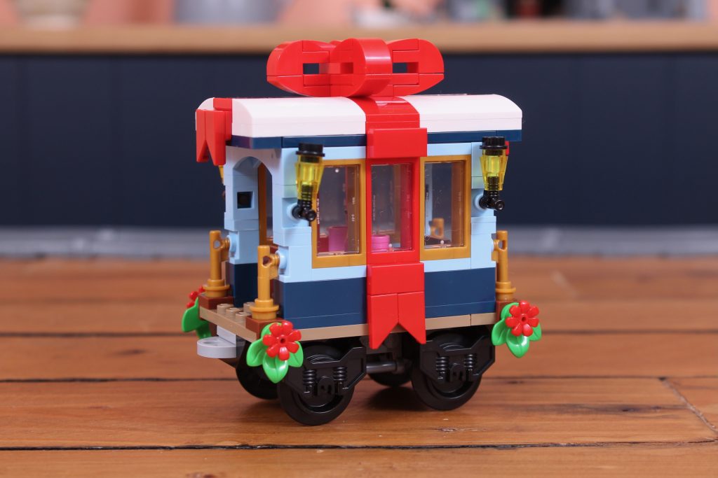 LEGO Winter Village 10361 Holiday Express Train review 16 1024x683
