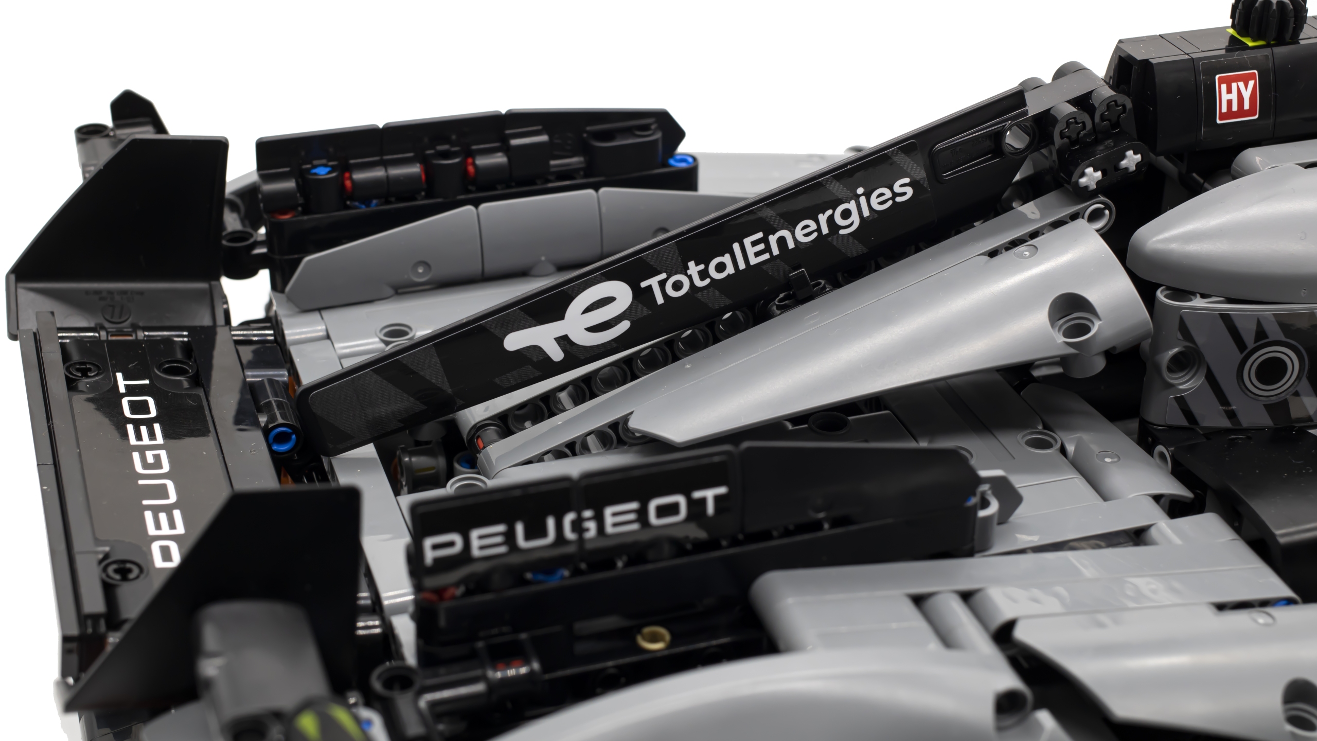 LEGO Technic 42156 PEUGEOT 9X8 24H Le Mans Hybrid Hypercar 15 scaled