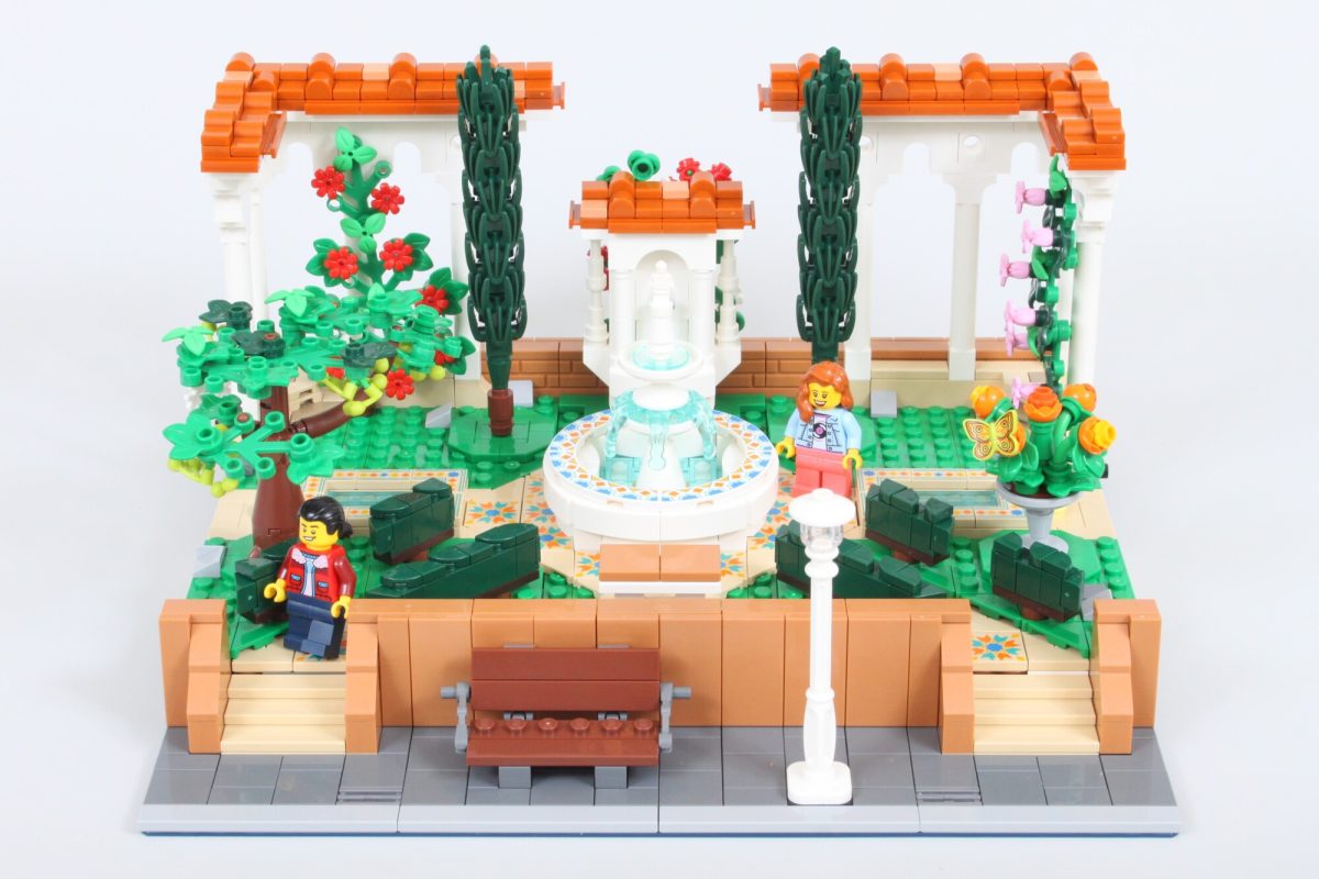 lego 10359 fountain garden modular rebuild review 1 1200x800