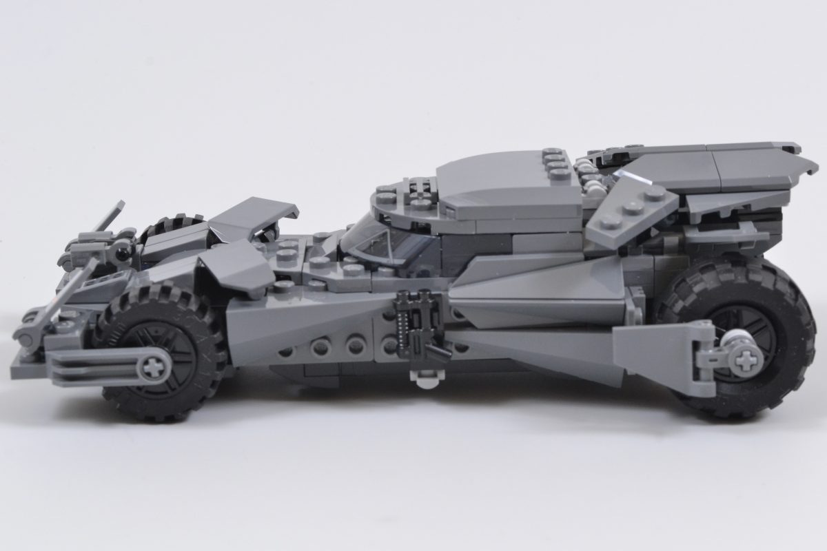 LEGO DC 76331 Batman V Superman Batmobile 4 1200x800