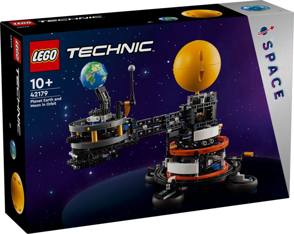 LEGO Technic 42179 Planet Earth and Moon in Orbit 1 1024x815