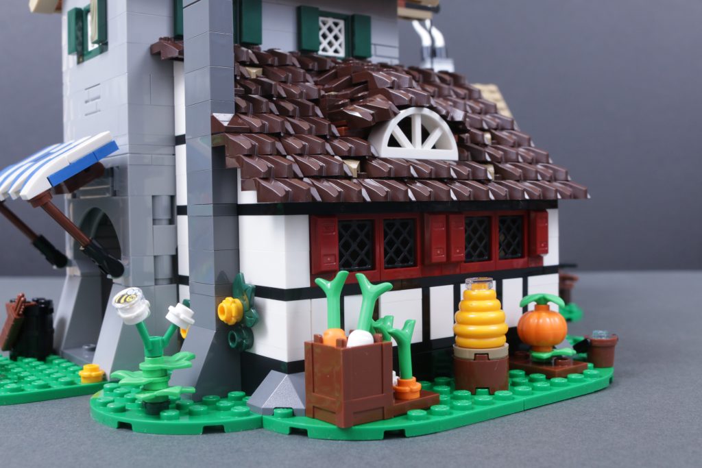 LEGO Icons 10332 Medieval Town Square recolour 11 1024x683