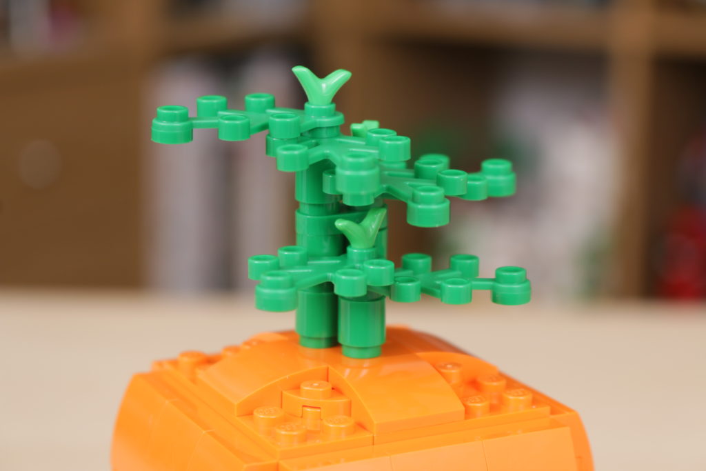 LEGO 40449 Easter Bunnys Carrot House GWP review 9