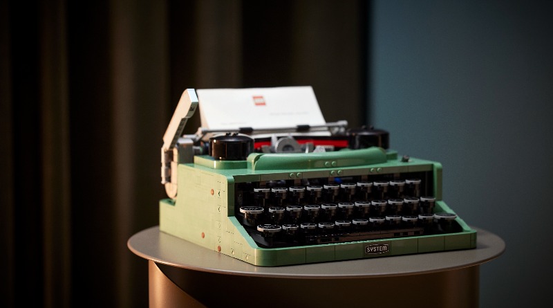 LEGO Ideas 21327 Typewriter includes a note from a LEGO Group legacy