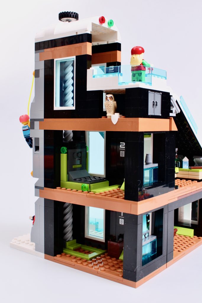LEGO City 60366 Ski and Climbing Center review 11 683x1024