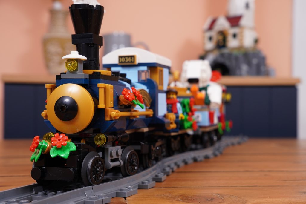 LEGO Winter Village 10361 Holiday Express Train review 4 1024x683