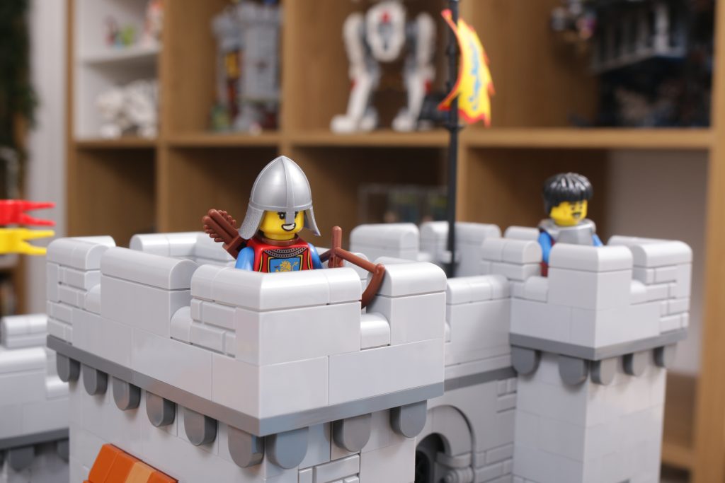 LEGO ICONS 10305 Lion Knights Castle review 46 1024x683