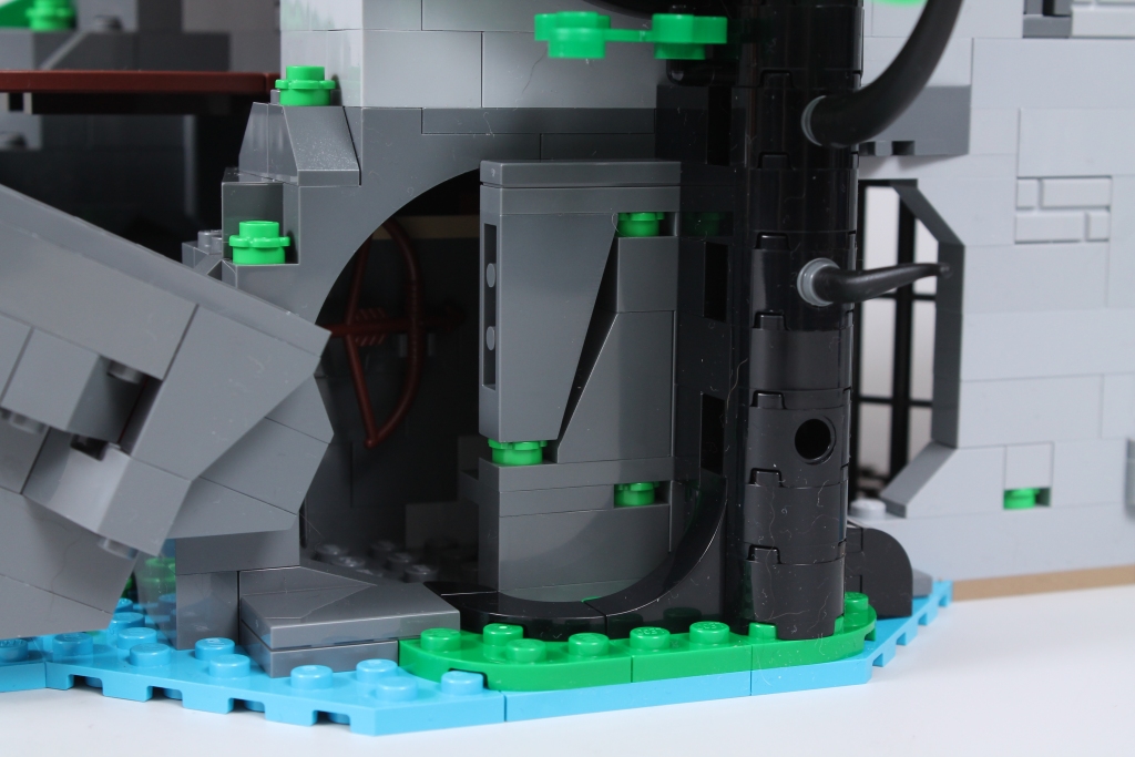 LEGO Icons 10305 Lion Knights Castle critique 26 1024x683