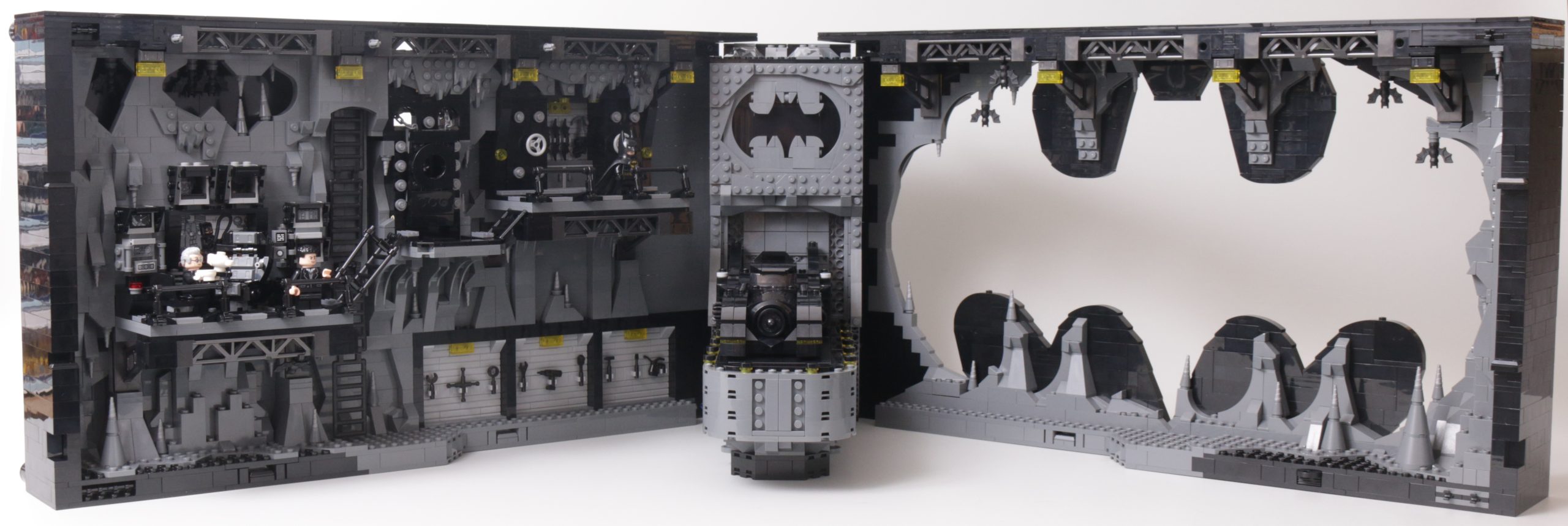 LEGO Batman 76252 Batcave – Shadow Box review 9 scaled