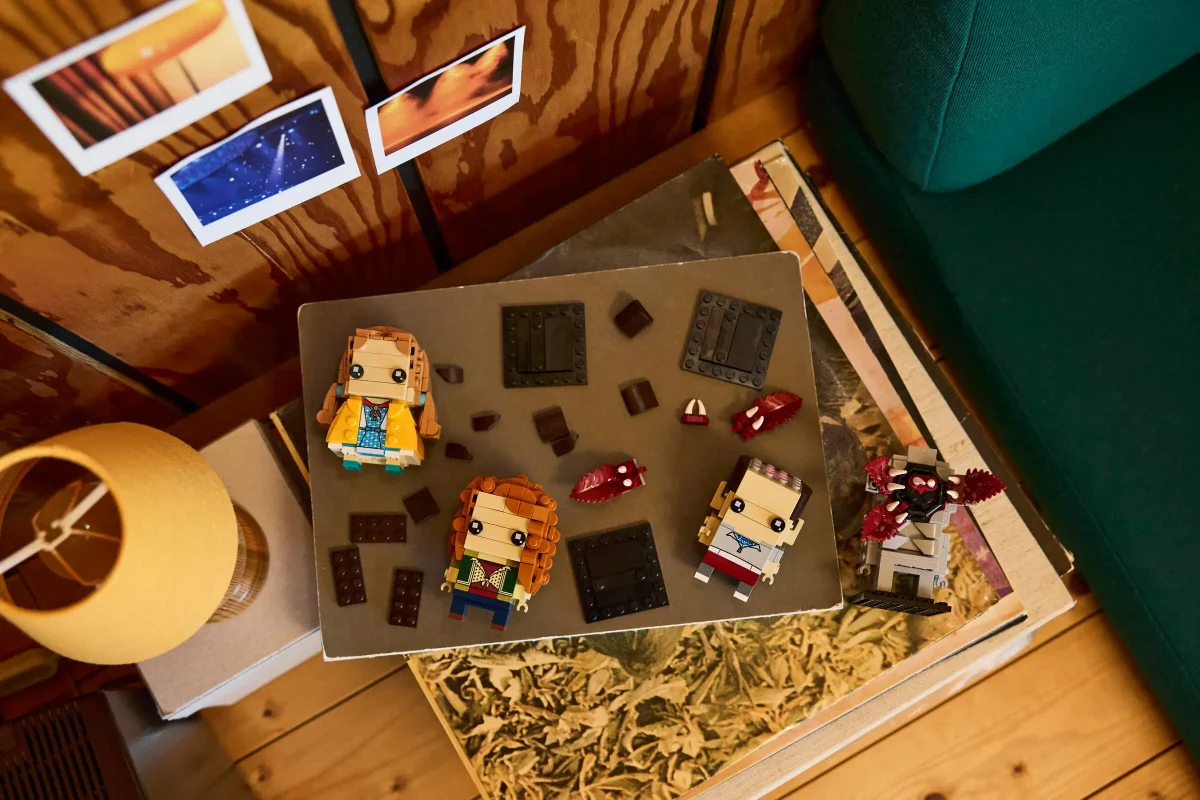 LEGO BrickHeadz Stranger Things 40879 Eleven Max Demogorgon and Holly Figures 7 1200x800