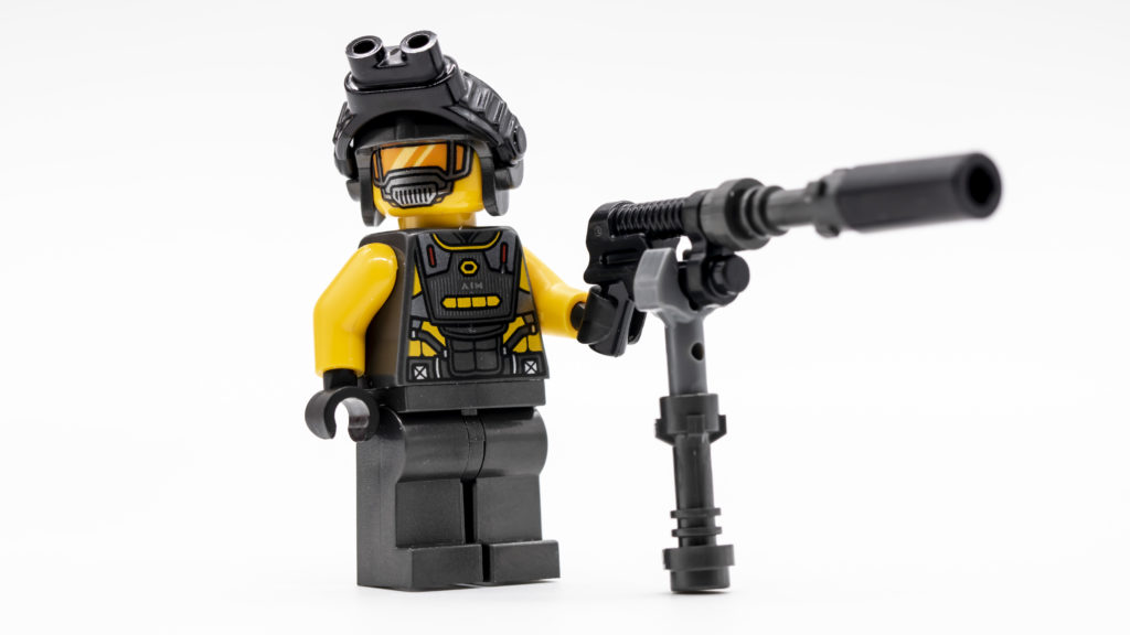 aim agent with gun