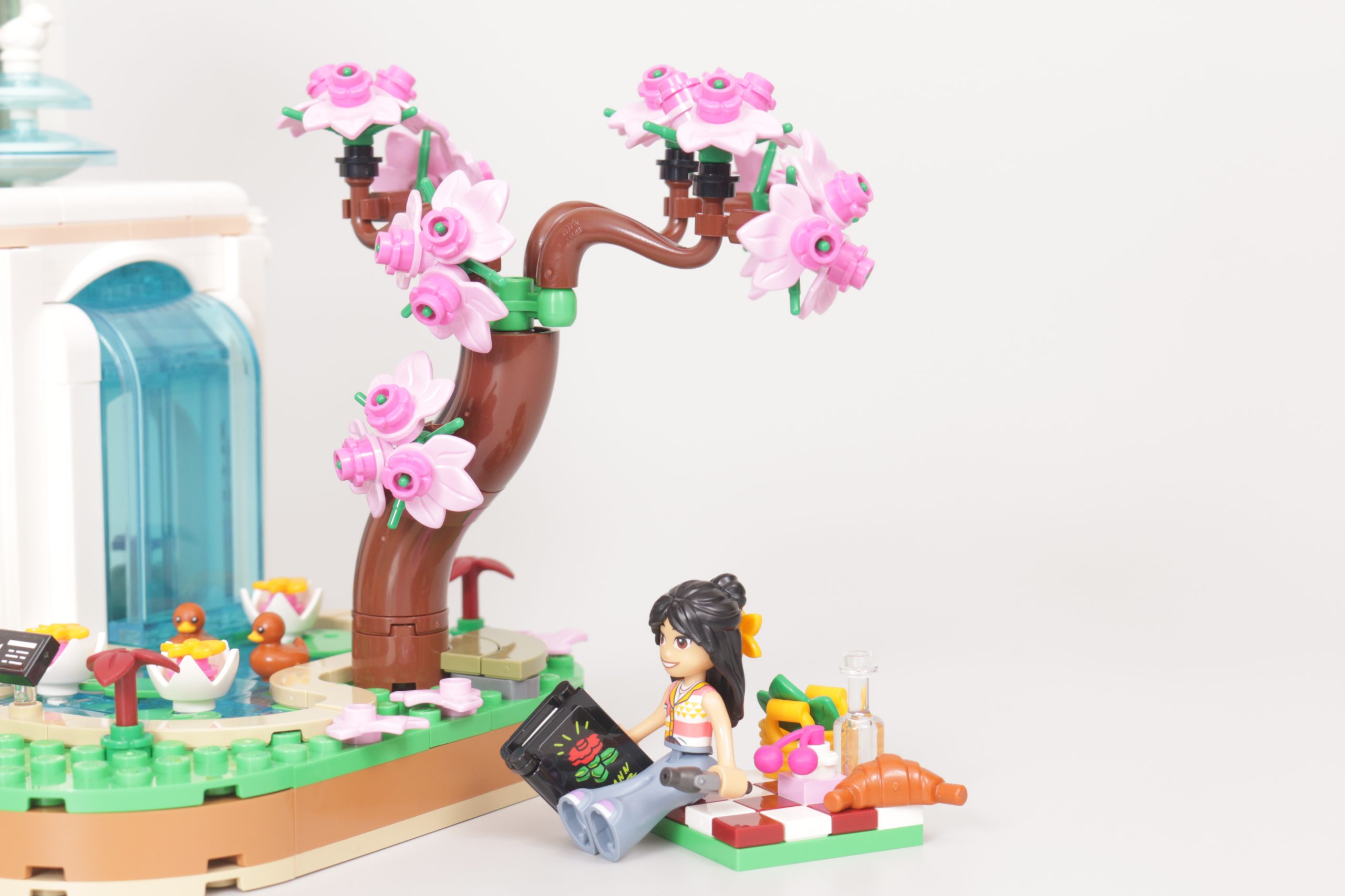 LEGO Friends 41757 Botanical Garden review 2 scaled