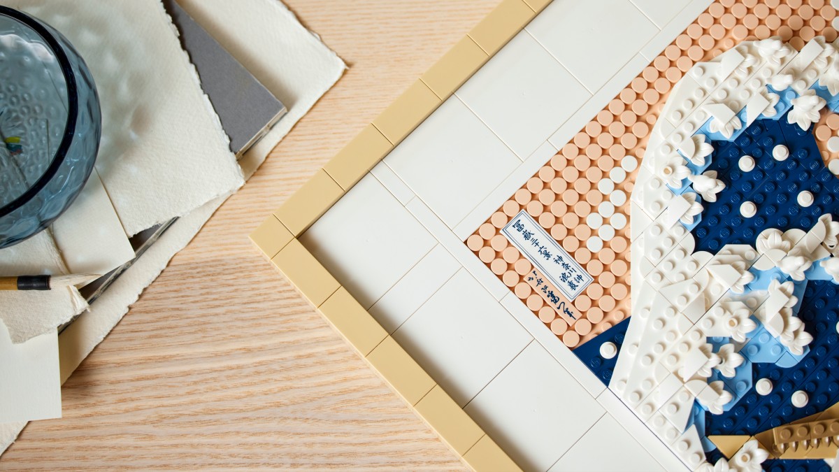 WATCH: LEGO Art 31208 Hokusai – The Great Wave does something interesting