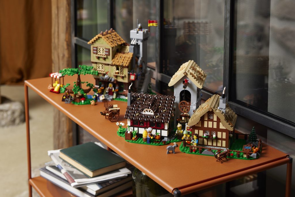 LEGO Icons 10332 medieval town square Lifestyle 12 1024x683