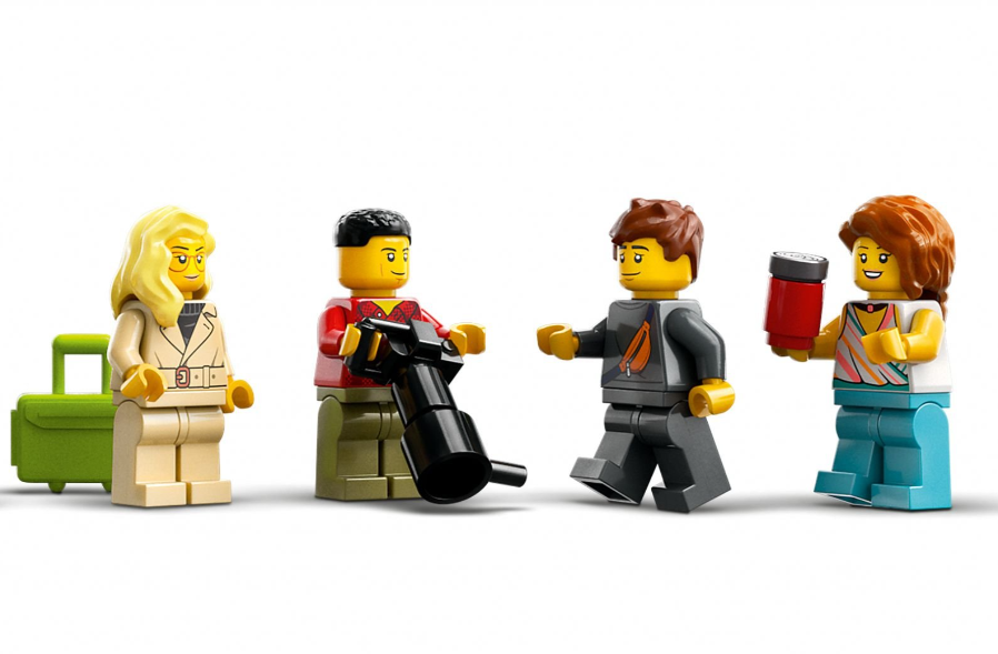 lego city 60367 minifigures