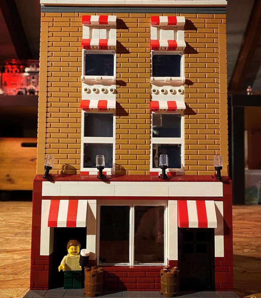 LEGO the long hall pub
