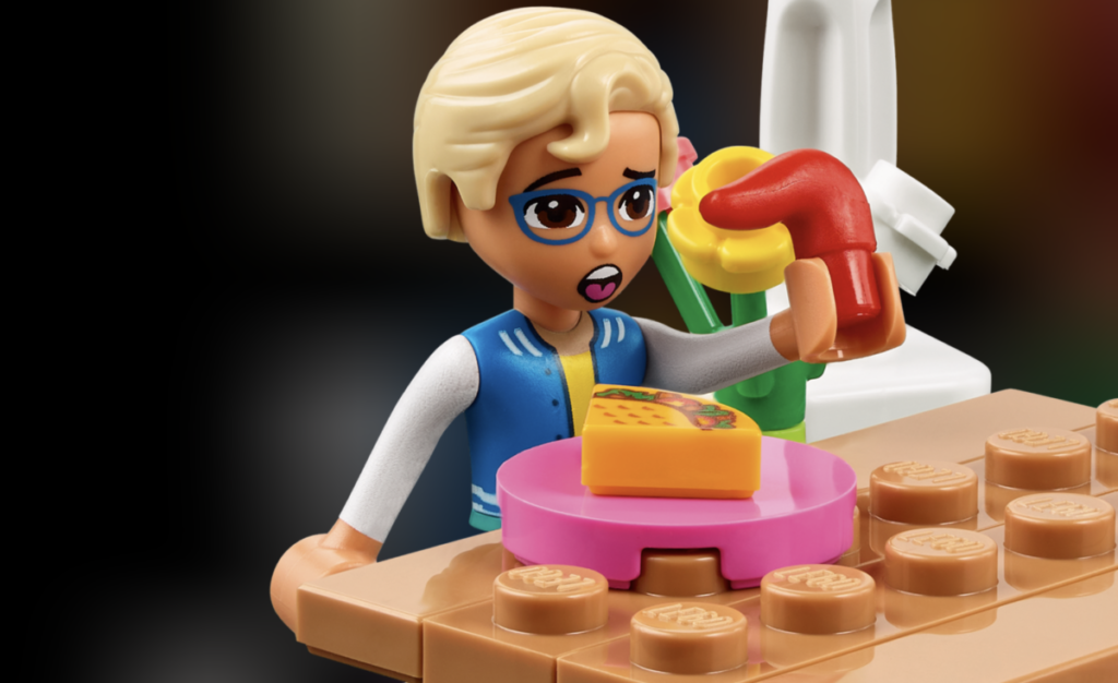 LEGO Friends 41701 Street Food Market 3 1024x626
