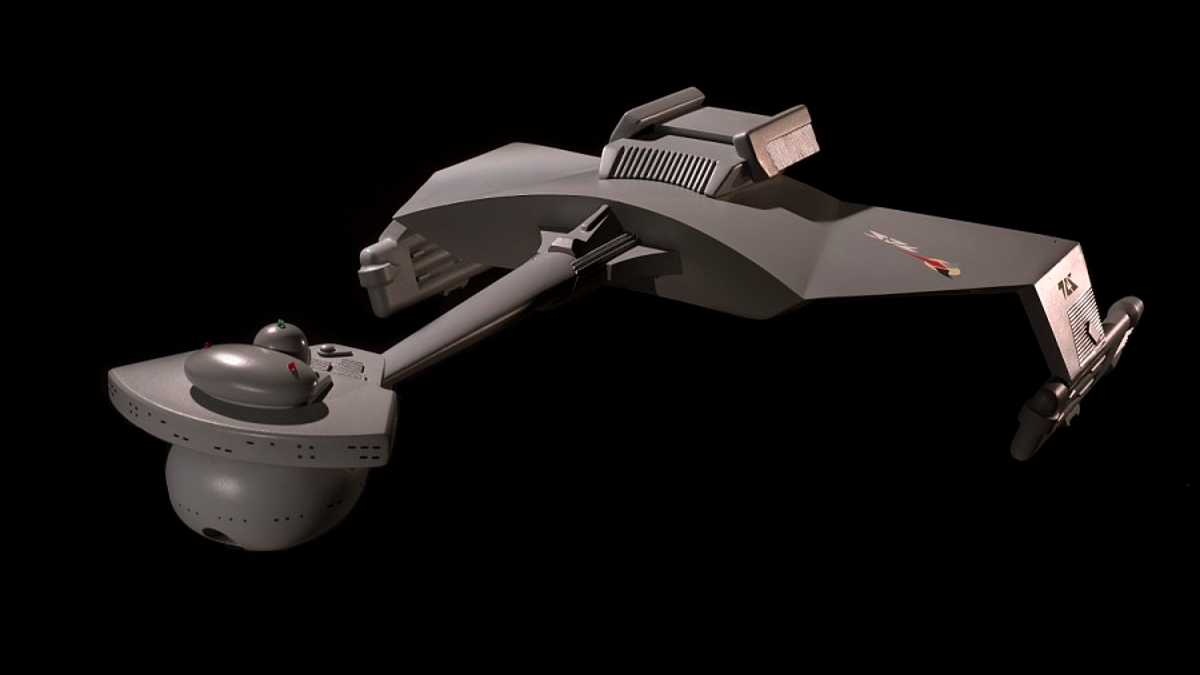 Star Trek Klingon D7 class battlecruiser