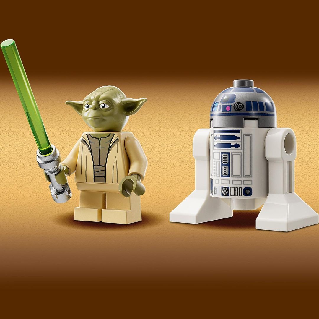 LEGO Star Wars 75360 Yodas Jedi Starfighter 6