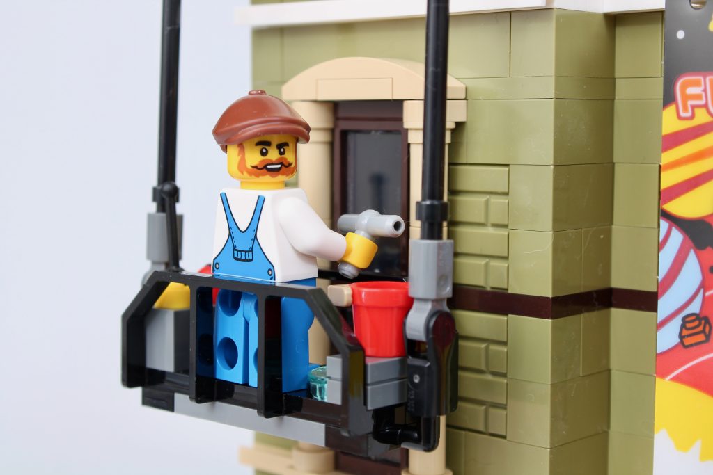 LEGO Icons 10326 Natural History Museum review 10 1024x683
