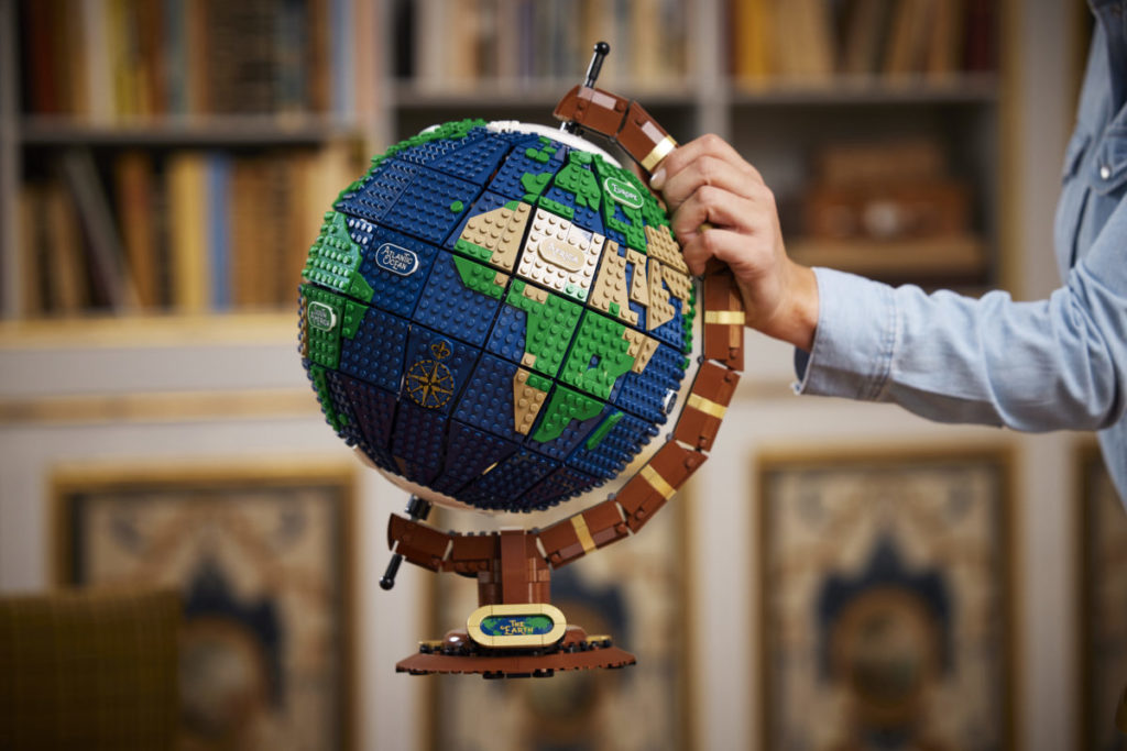 LEGO Ideas 21332 The Globe 40 1024x683