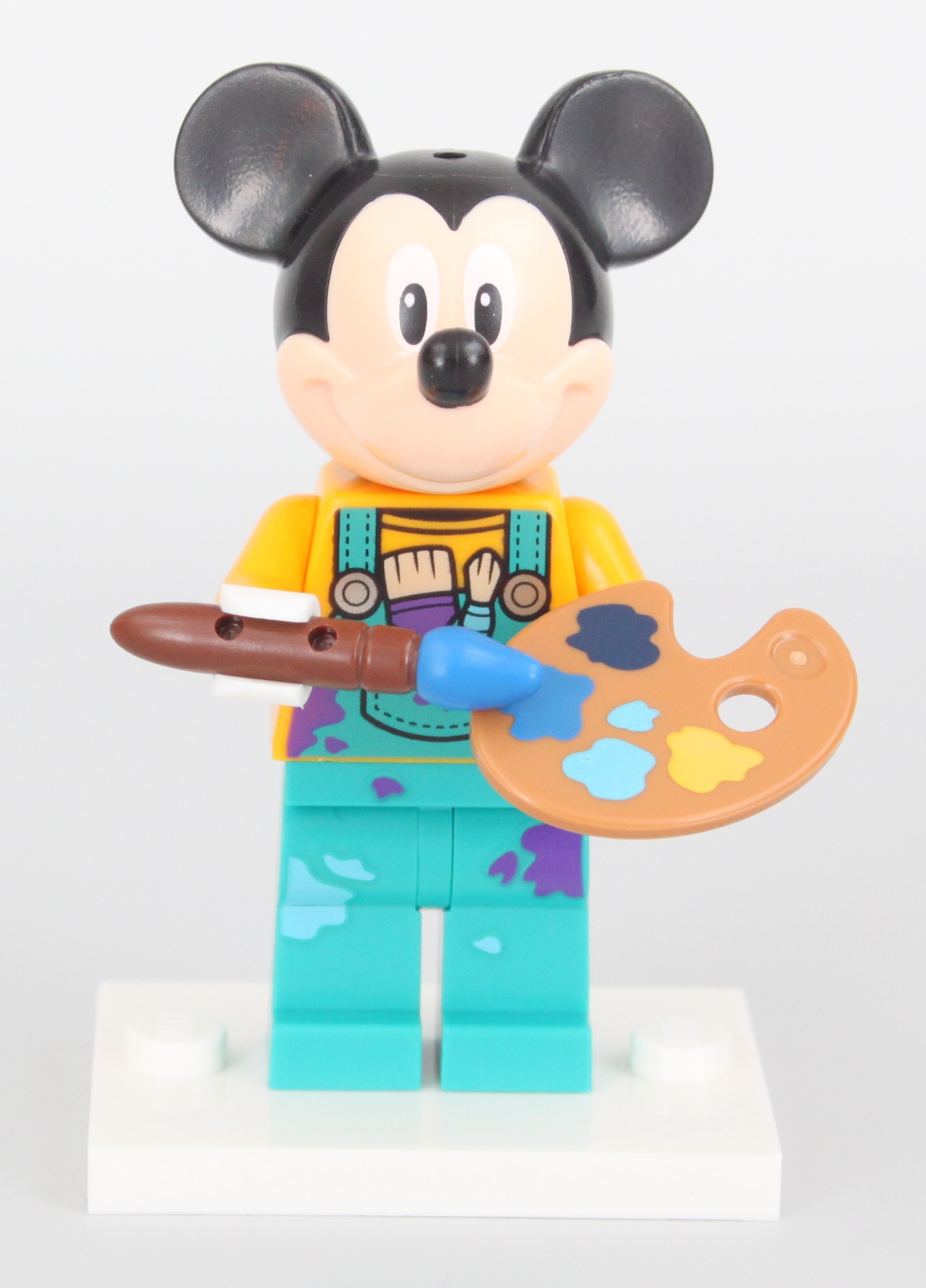 LEGO Disney 43221 100 Years of Disney Animation Icons review 12