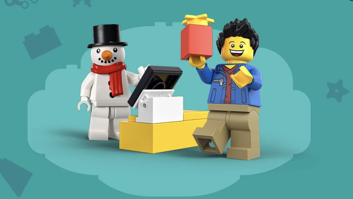 Two festive LEGO GWPs have been officially revealed