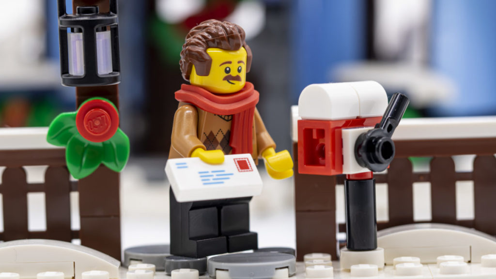 LEGO for adults 10293 Santas Visit 38 1024x576