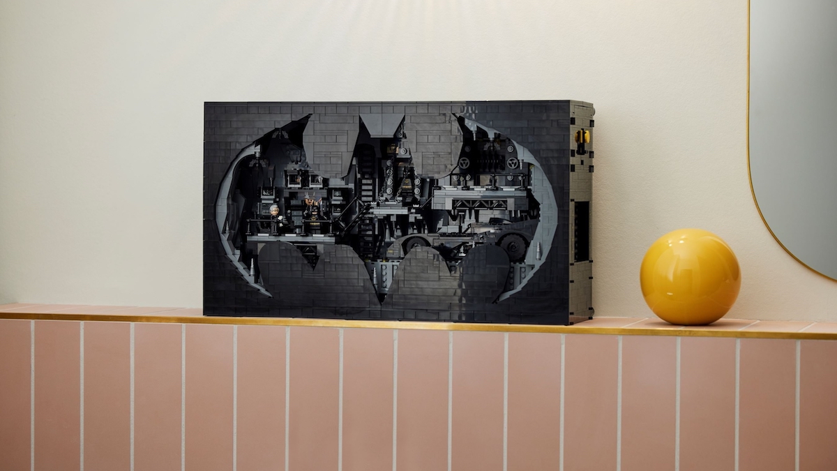 LEGO's Shadow Box could work for more locations than the Batcave