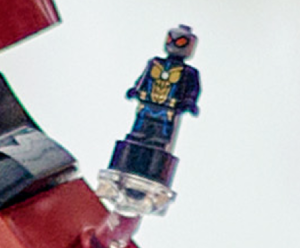 LEGO Marvel 76256 Ant Man Construction Figure wasp microfigure 2 300x248