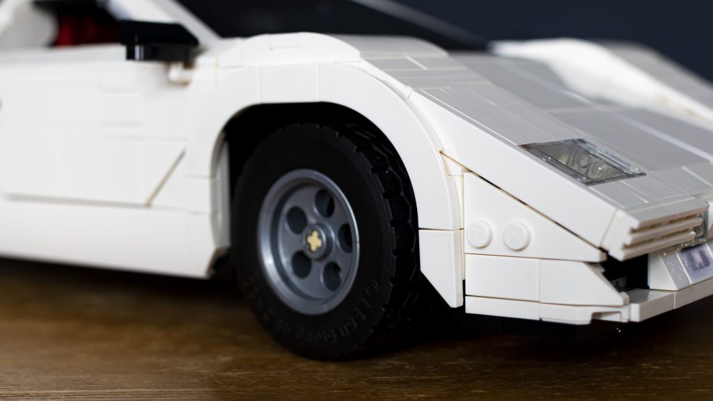 LEGO Icons 10337 Lamborghini Countach 5000 Quattrovalvole 23 1024x576