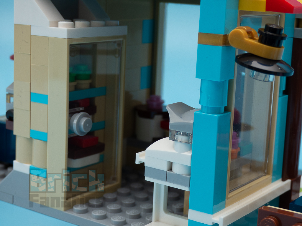 LEGO Creator 31105 Townhouse Toyshop C 10