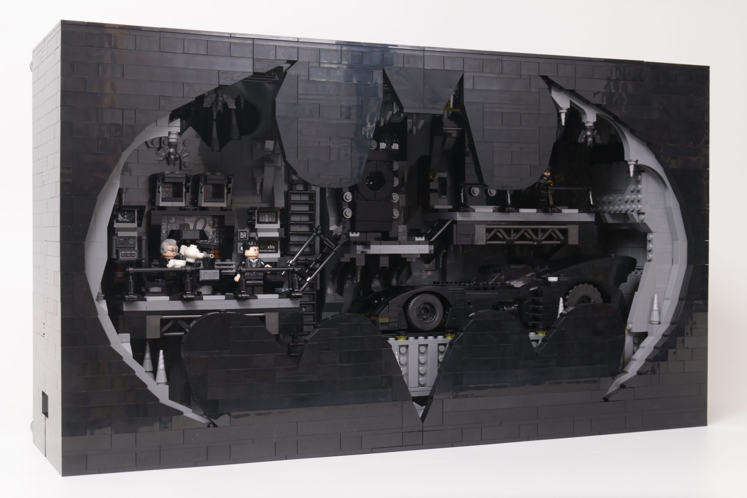 LEGO Batman 76252 Batcave – Shadow Box review 51 scaled