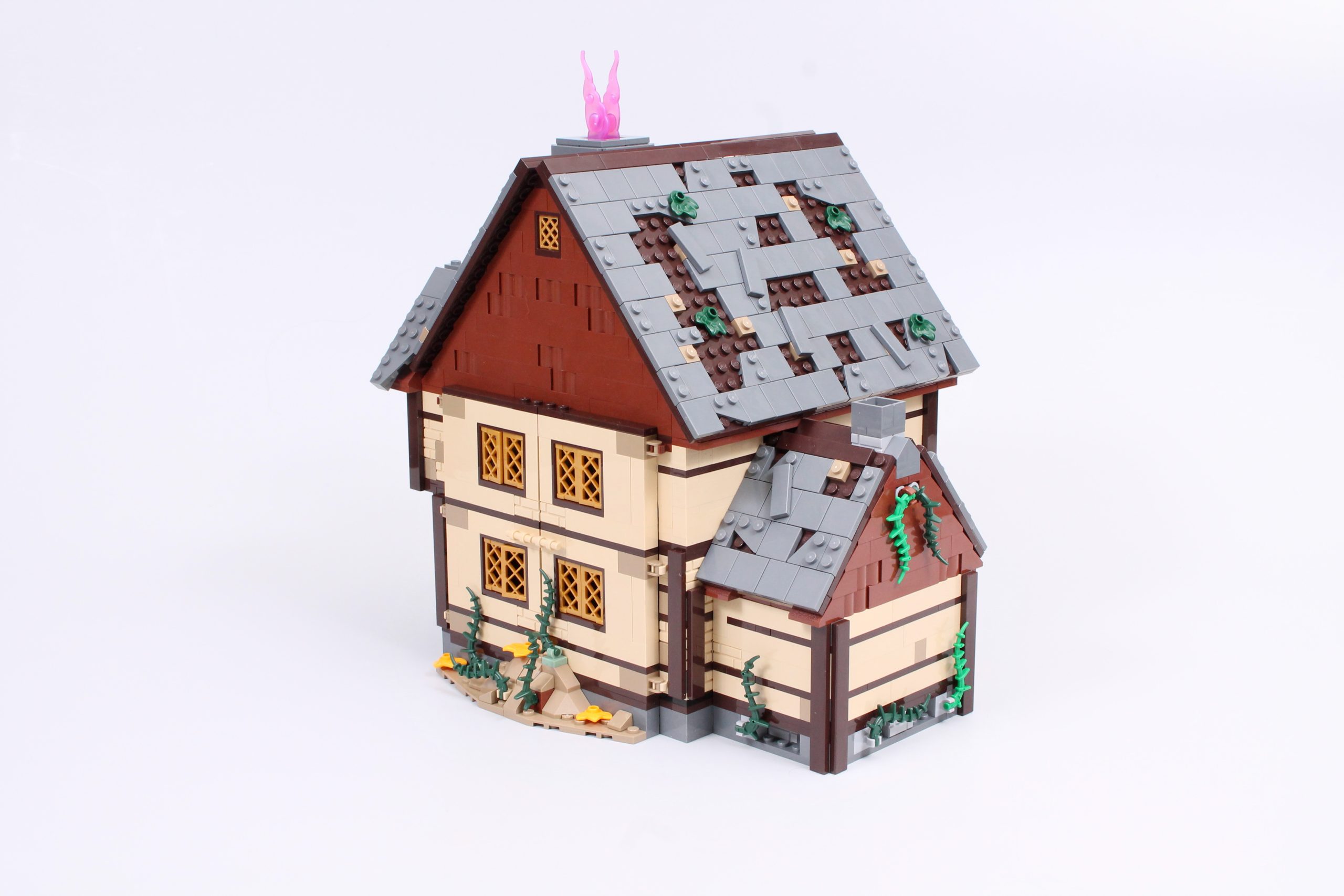 LEGO Ideas 21341 Disney Hocus Pocus The Sanderson Sisters Cottage review 13 scaled