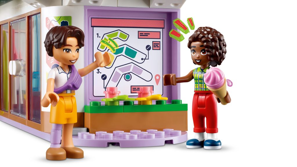LEGO Friends 42604 Heartlake City Shopping Mall 3 1024x576