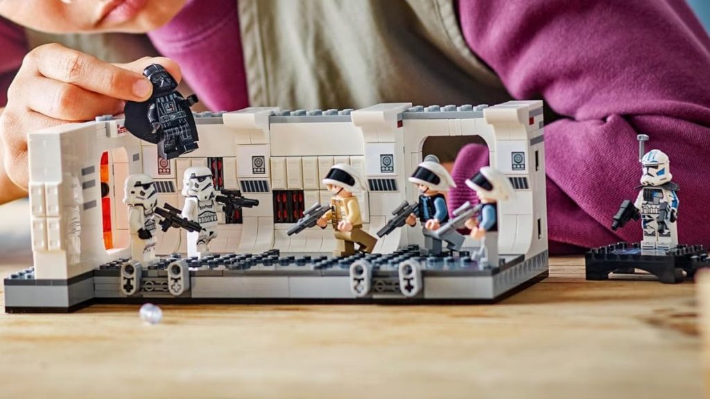 lego star wars 75387 tantive IV boarding lifestyle 2 featured 1024x576