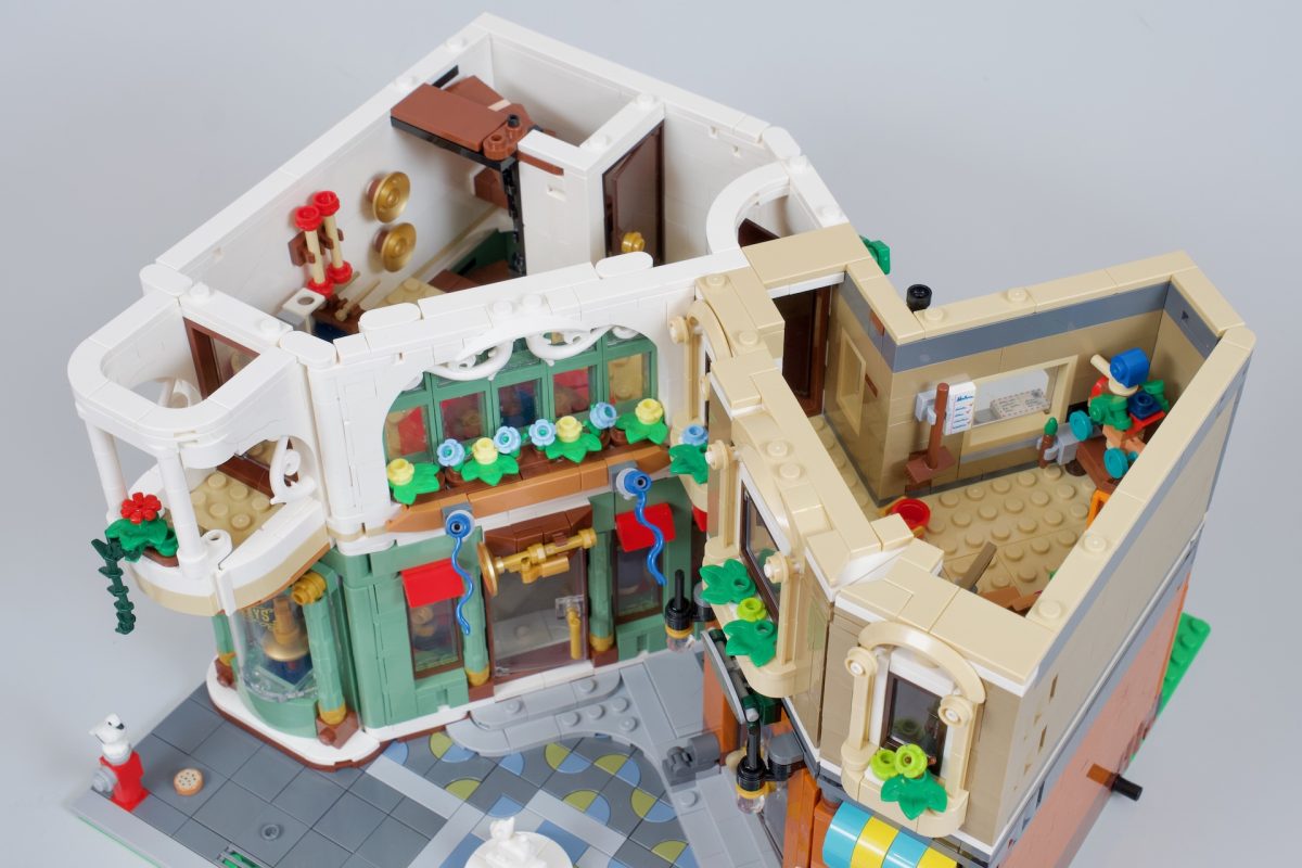 LEGO Icons 11371 Shopping Street review 39 1200x800