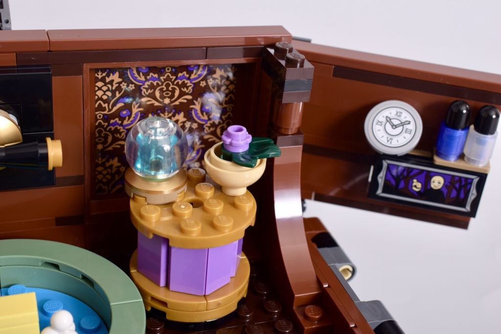 LEGO Wednesday Things Apartment review 20 1024x683