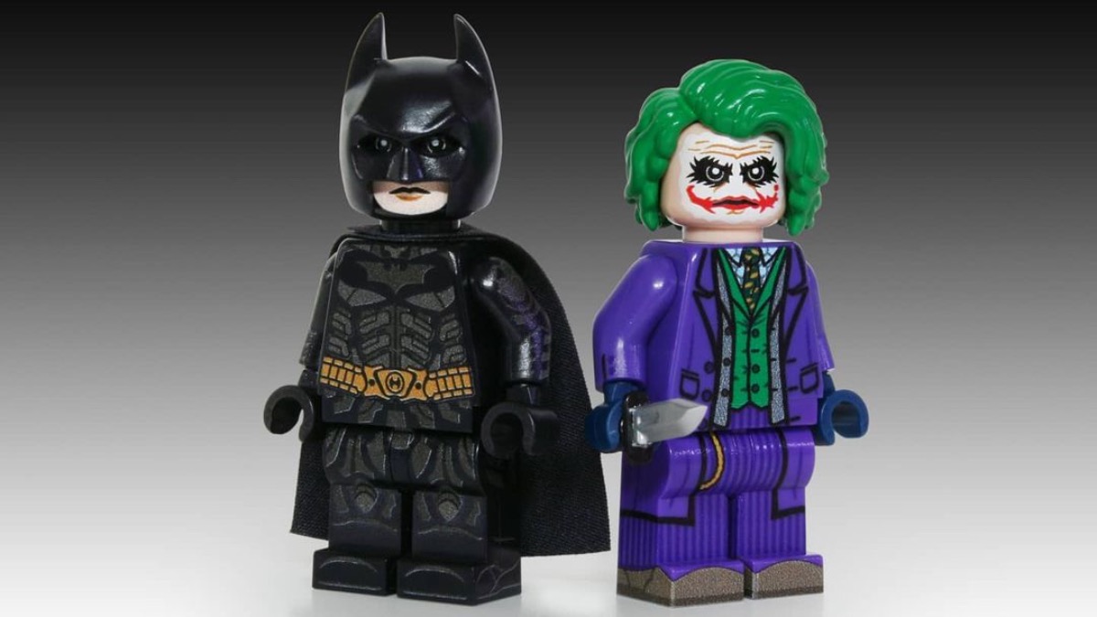 These custom LEGO minifigures of Batman and Joker are better than the real thing