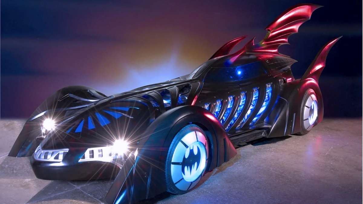 LEGO DC 76304 Batcave is now rumoured to be – wait for it – a Batmobile