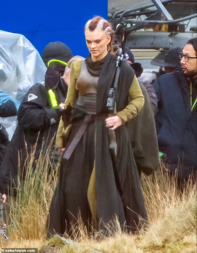 Daily Mail The Acolyte Set Photo 4