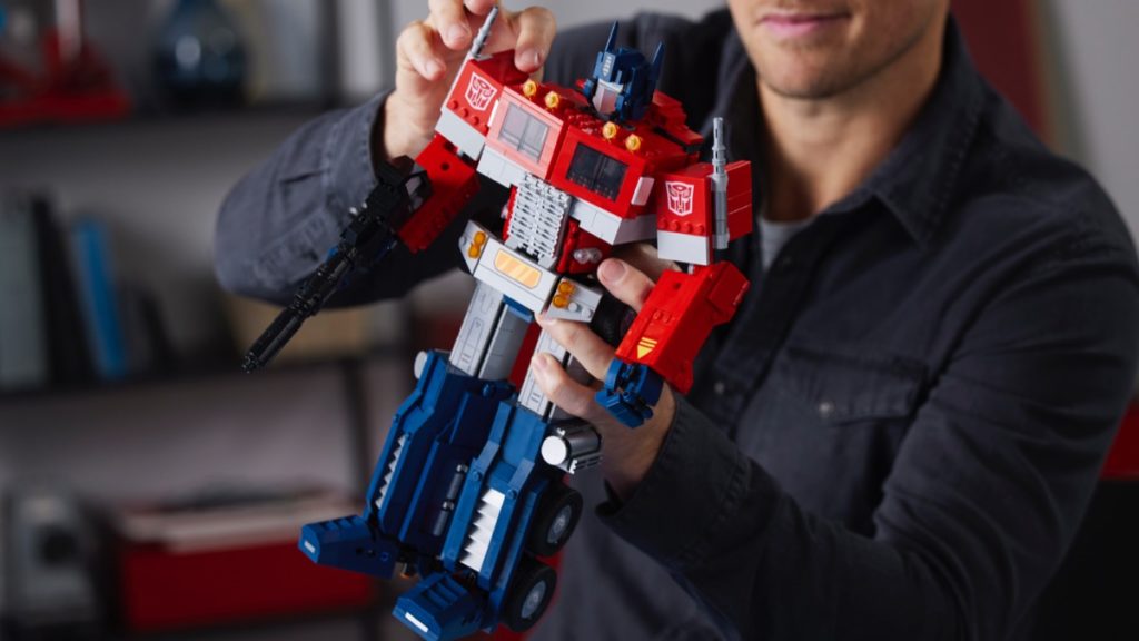 LEGO Transformers 10302 Optimus Prime featured 3 1024x576