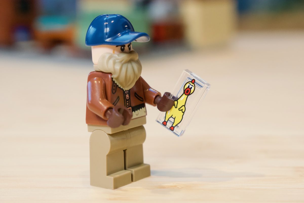 LEGO Stranger Things 40891 WSQK The Squawk Radio Station review 16 1200x800