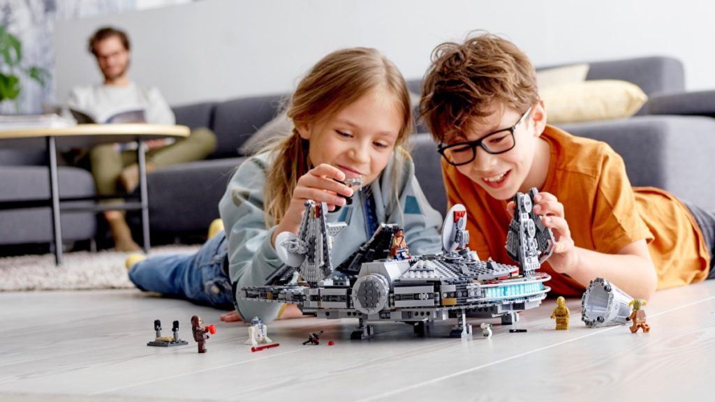 LEGO Star Wars 75257 Millennium Falcon featured 1024x576