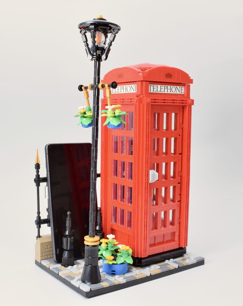 LEGO Ideas 21347 Red London Telephone Box review 29 813x1024