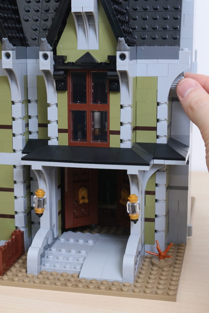LEGO Fairground Collection 10273 Haunted House review 36