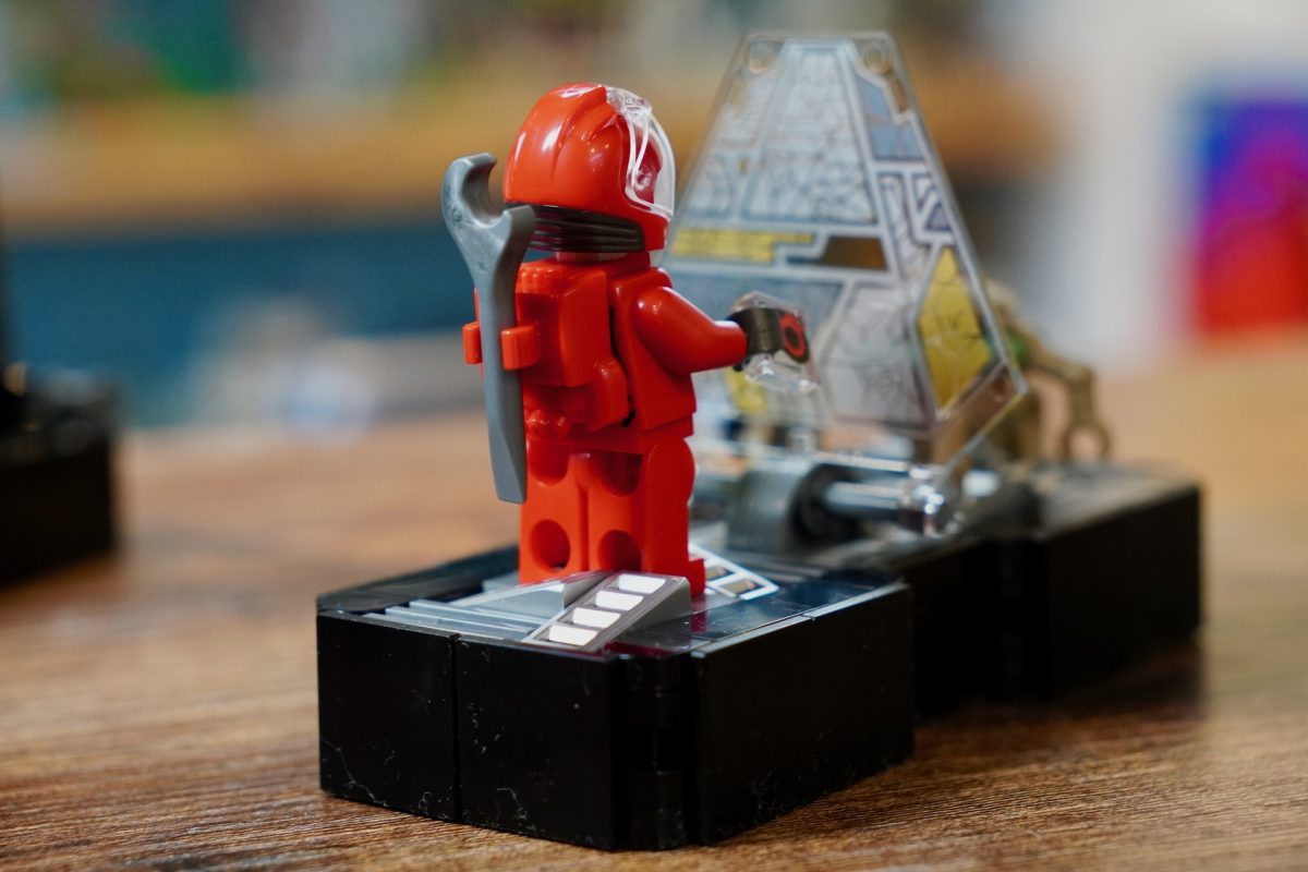 LEGO Icons 11389 Project Hail Mary review 18 1200x800