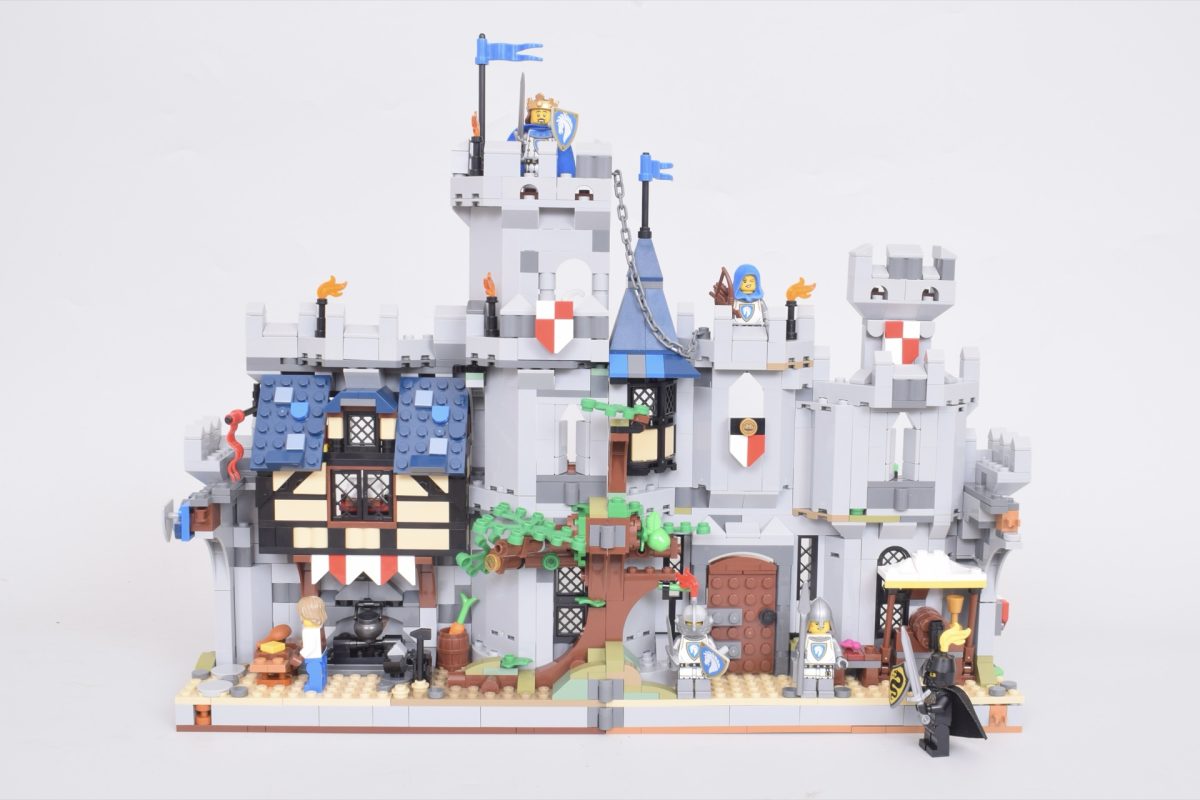 LEGO Creator 3 in 1 31168 Medieval Horse Knight Castle book nook 2 1200x800